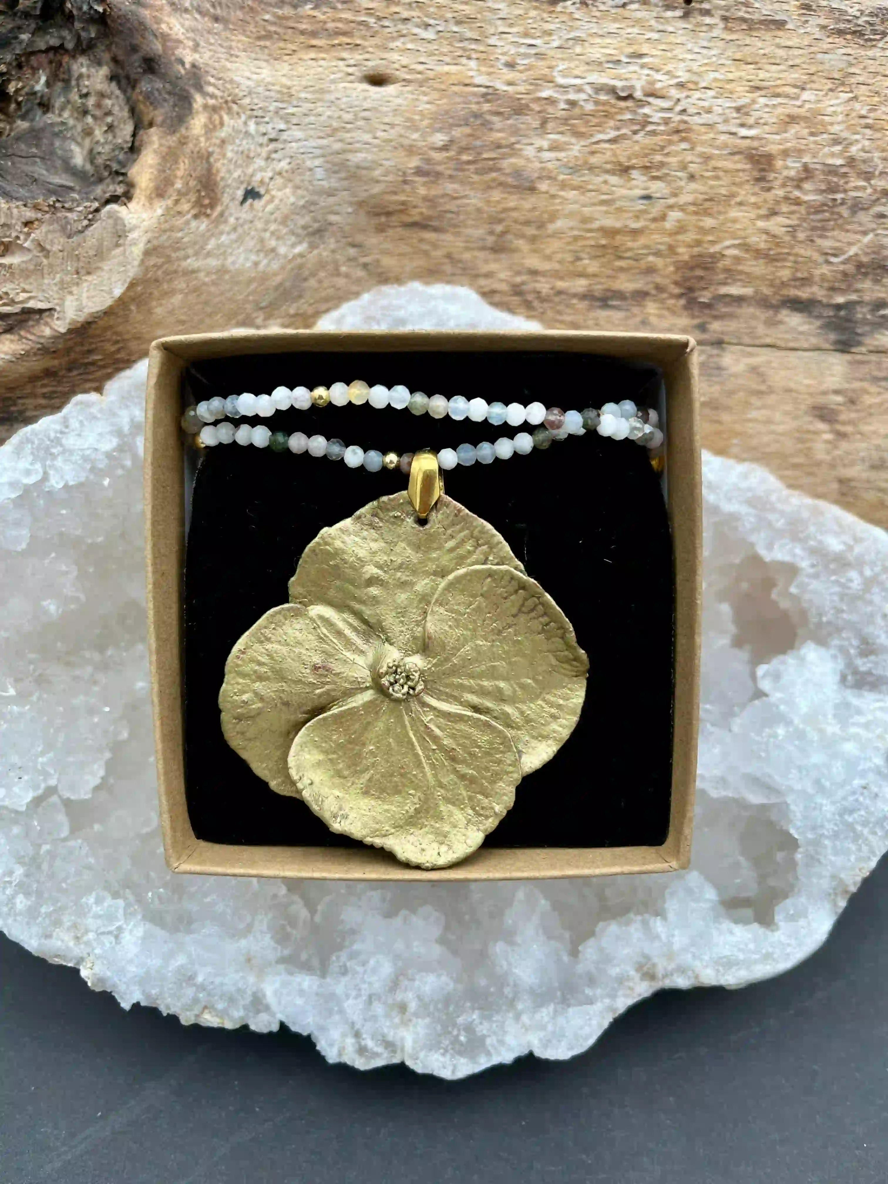 Hortenzie náhrdelník - achát