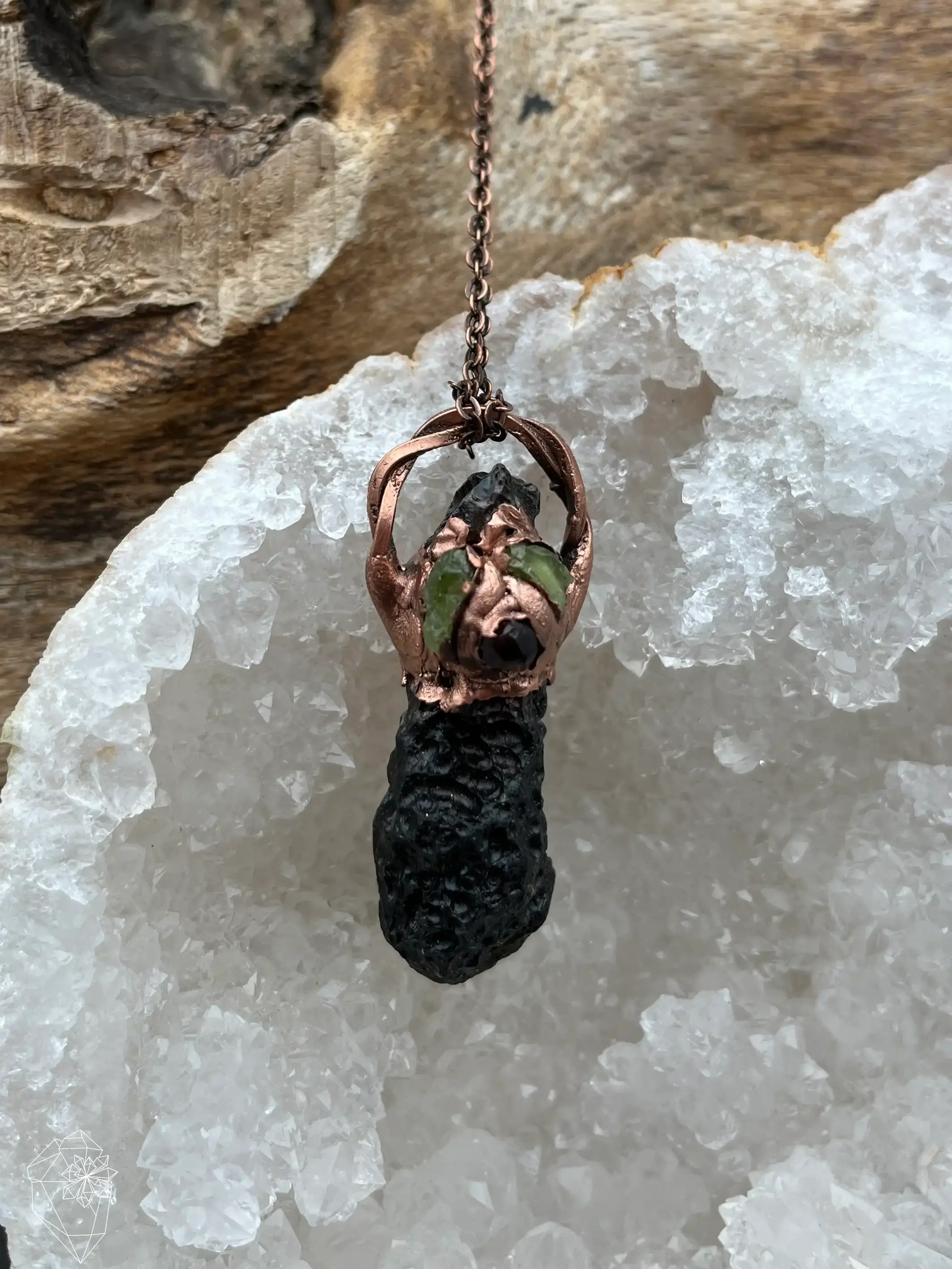 Tektit, olivíny, rodolit - náhrdelník